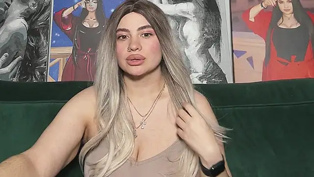 Snapshot of Nikki_Kardashian chatting on September 2025 08:46:01 PM Nikki Kardashian online show from September 2025 08:46:01 PM