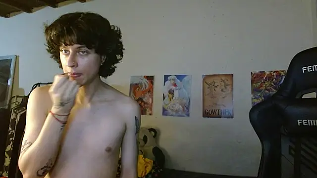 Snapshot of angelitofemboy chatting on January 2025 08:25:01 AM angelitofemboy online show from January 2025 08:25:01 AM