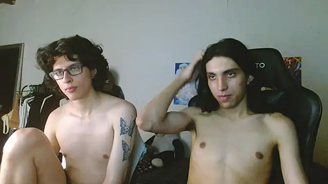 Snapshot of angelitofemboy chatting on February 2025 03:57:02 AM angelitofemboy online show from February 2025 03:57:02 AM