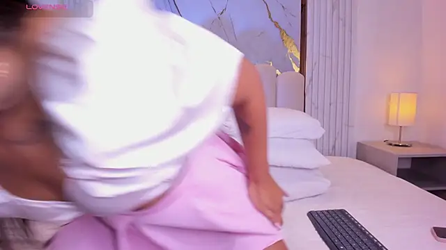 carolriveraa  online show from December 2024 08:05:02 PM