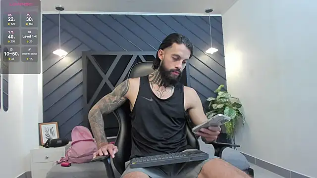 Apolo Bianco  online show from September 2025 11:18:01 PM