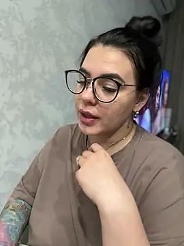 Snapshot of HugeBoobs- chatting on February 2025 06:09:02 PM HugeBoobs- online show from February 2025 06:09:02 PM
