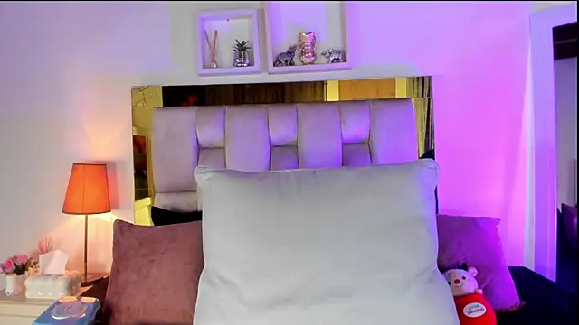 emmy r online show from December 2025 12:11:02 PM