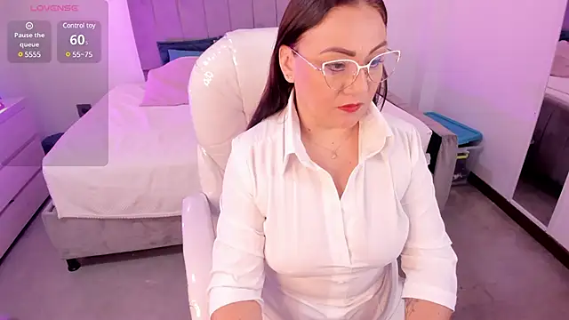 lady nylon  online show from January 2025 12:18:01 PM