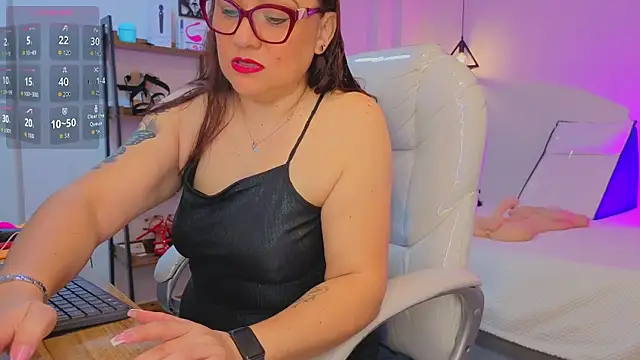 lady nylon  online show from November 2025 09:59:01 AM