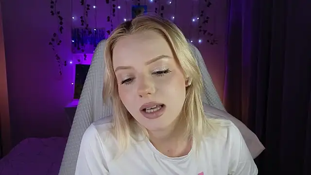 ImBonBon online show from July 2026 10:49:02 PM