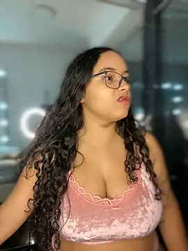 CurlyGirl 1 online show from December 2024 12:00:01 PM