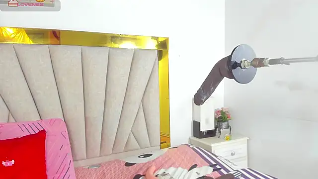 angel dthroatt online show from December 2024 03:05:01 PM