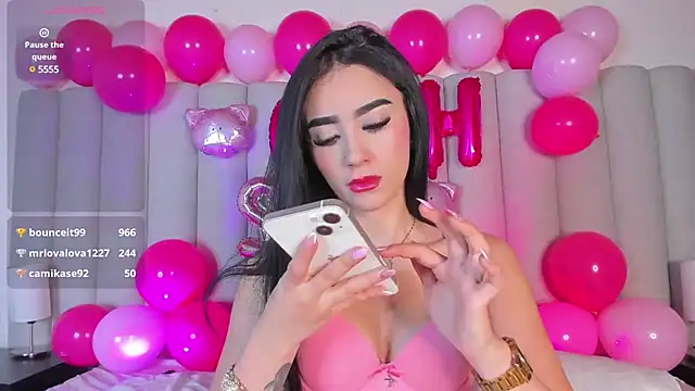 Snapshot of CristalCornner_ chatting on December 2024 08:14:02 PM CristalCornner online show from December 2024 08:14:02 PM