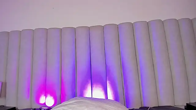 Snapshot of CristalCornner_ chatting on January 2025 12:03:01 AM CristalCornner online show from January 2025 12:03:01 AM