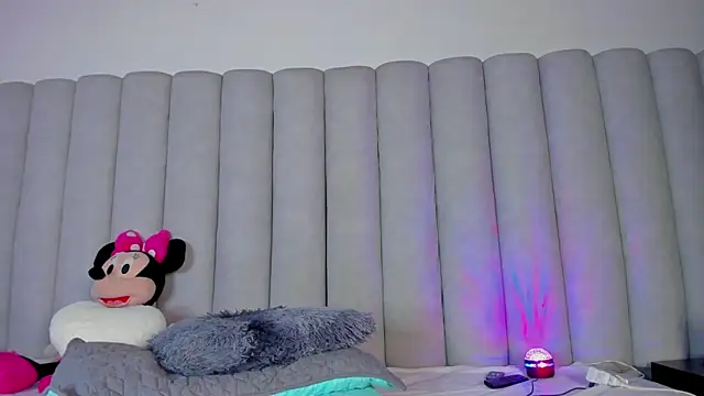 Snapshot of CristalCornner_ chatting on February 2025 08:21:01 PM CristalCornner online show from February 2025 08:21:01 PM