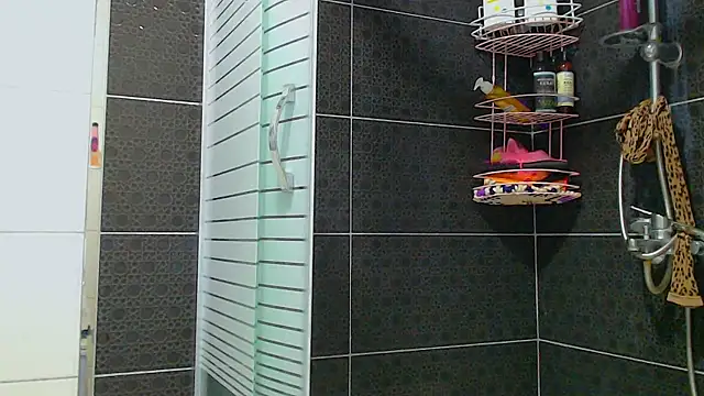 Turkish Latina online show from December 2024 11:04:01 PM