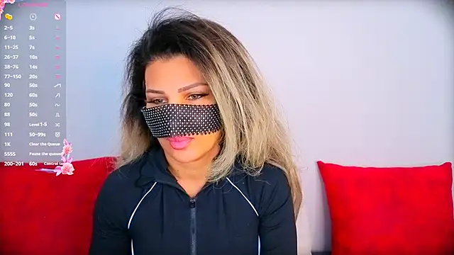 Turkish Latina online show from October 2025 12:12:02 PM