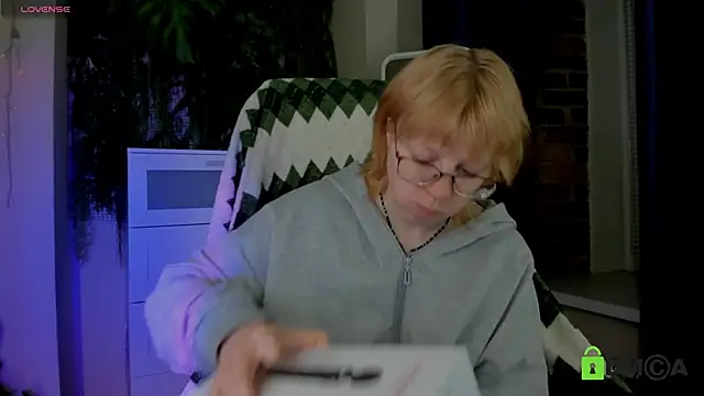 Snapshot of Melissa_Wells chatting on April 2026 10:12:02 PM Melissa Wells online show from April 2026 10:12:02 PM