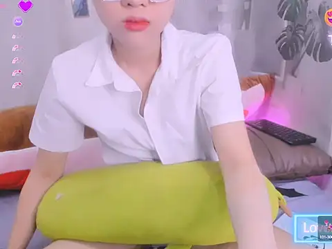 Snapshot of Ly__ chatting on June 2026 02:45:02 AM Ly online show from June 2026 02:45:02 AM
