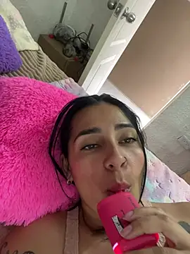 Snapshot of Meganmilk1 chatting on January 2026 04:33:01 PM Meganmilk1 online show from January 2026 04:33:01 PM