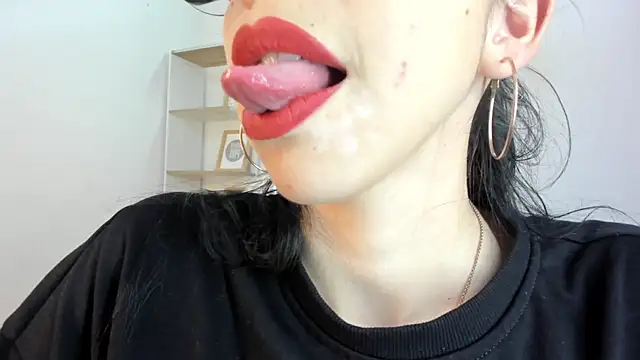 Snapshot of Katty_mouth chatting on October 2025 08:39:02 PM Katty mouth online show from October 2025 08:39:02 PM