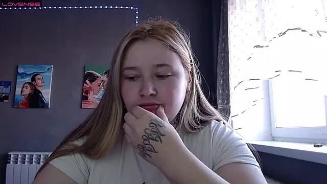 Light Luna online show from October 2025 08:11:02 AM