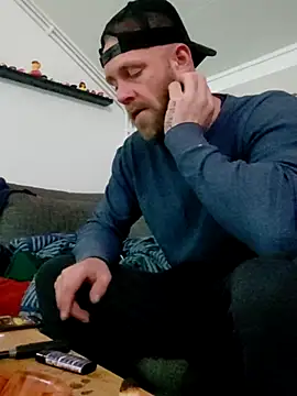 eltoulou online show from November 2025 07:57:02 PM