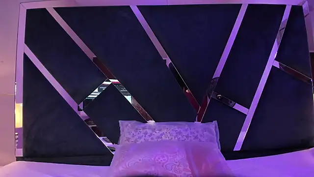 Nahid Jaziri1 online show from November 2025 08:41:02 PM