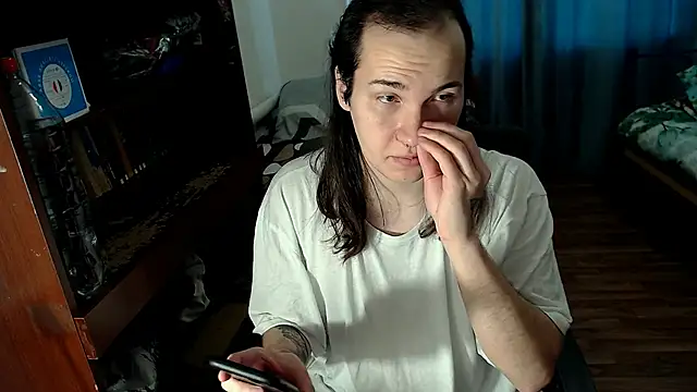 Snapshot of EvaMiron chatting on January 2025 06:03:01 AM EvaMiron online show from January 2025 06:03:01 AM