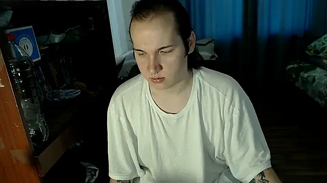 Snapshot of EvaMiron chatting on March 2025 05:25:01 AM EvaMiron online show from March 2025 05:25:01 AM