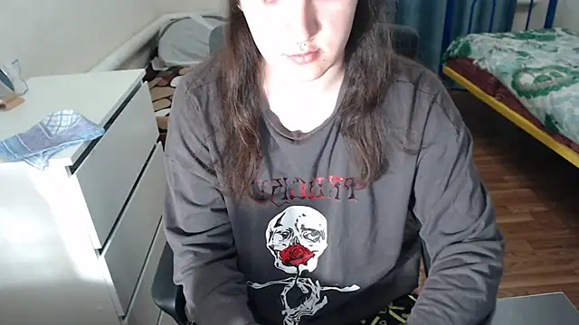 Snapshot of EvaMiron chatting on September 2025 01:27:01 AM EvaMiron online show from September 2025 01:27:01 AM