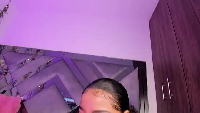 Iris hott1 online show from December 2024 03:37:01 AM
