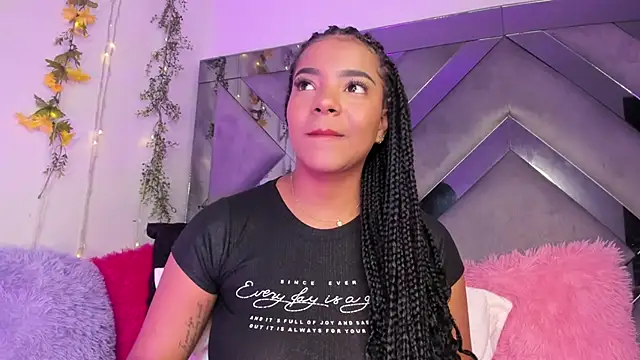 Iris hott1 online show from December 2024 03:10:01 PM