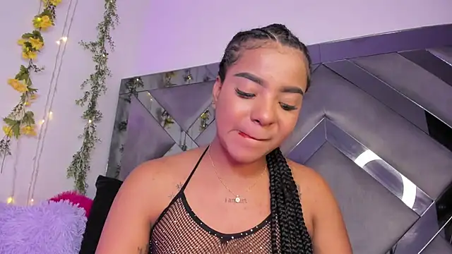 Iris hott1 online show from January 2025 02:41:01 AM