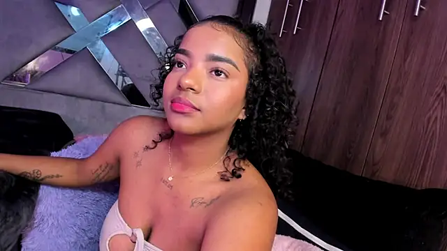 Iris hott1 online show from January 2025 06:38:01 AM