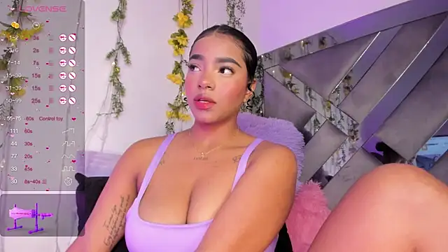 Iris hott1 online show from February 2025 08:10:01 PM