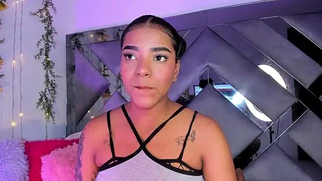 Iris hott1 online show from February 2025 01:38:01 AM