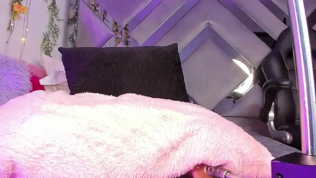 Iris hott1 online show from March 2025 12:16:02 AM