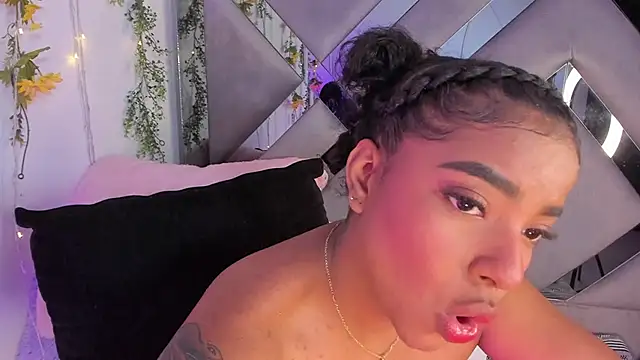 Iris hott1 online show from March 2025 04:41:01 AM