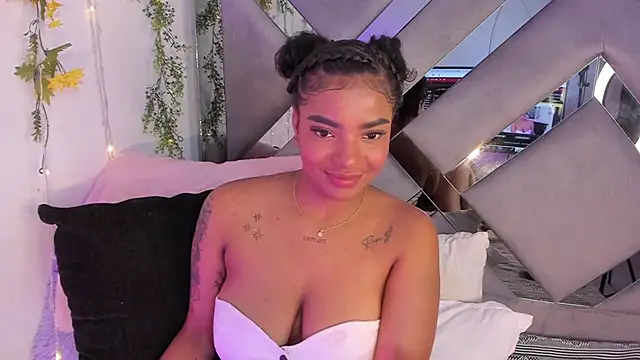 Iris hott1 online show from March 2025 07:17:01 PM