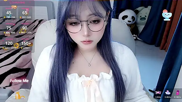 Snapshot of Sweet-18wanwan chatting on December 2024 01:55:01 PM Sweet-18wanwan online show from December 2024 01:55:01 PM