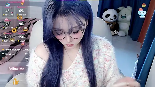 Snapshot of Sweet-18wanwan chatting on December 2024 09:22:01 PM Sweet-18wanwan online show from December 2024 09:22:01 PM