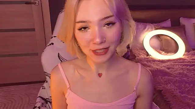 Snapshot of SandraBoyl chatting on February 2025 04:15:02 AM SandraBoyl online show from February 2025 04:15:02 AM