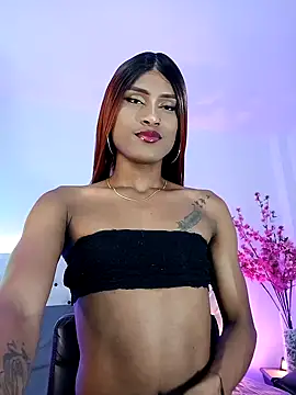 Snapshot of Elektra_Queen chatting on February 2025 01:51:02 PM Elektra Queen online show from February 2025 01:51:02 PM