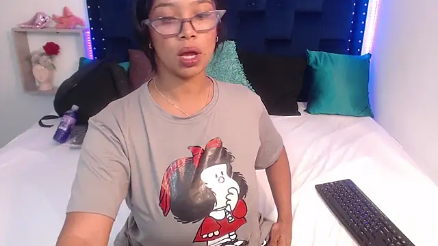 Snapshot of SaraApril_1 chatting on February 2025 09:01:02 PM SaraApril 1 online show from February 2025 09:01:02 PM