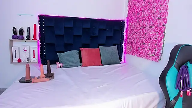 Snapshot of SaraApril_1 chatting on October 2025 08:42:01 PM SaraApril 1 online show from October 2025 08:42:01 PM