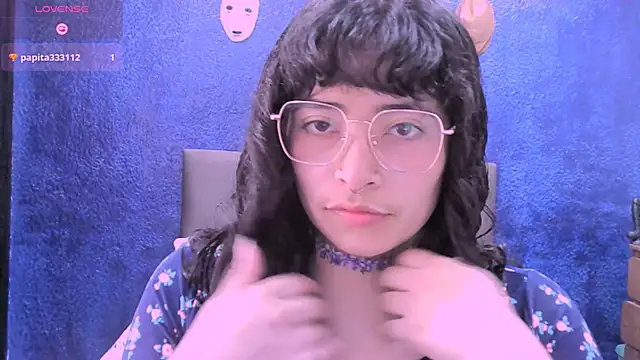 NinaYellow online show from October 2025 03:44:01 PM