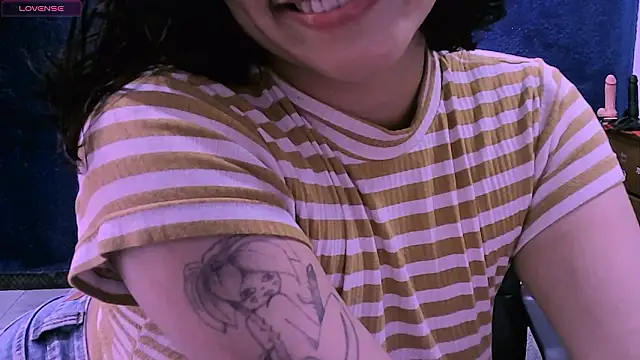 NinaYellow online show from January 2026 09:52:01 PM