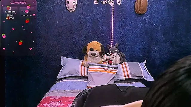 NinaYellow online show from February 2026 02:01:02 PM