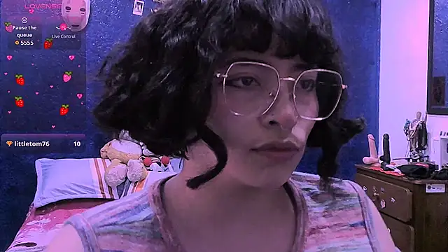 NinaYellow online show from March 2026 01:05:02 PM