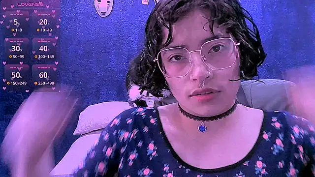 NinaYellow online show from July 2026 12:52:01 PM