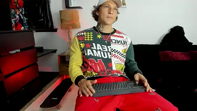 Tom Krakow online show from February 2025 08:49:02 PM