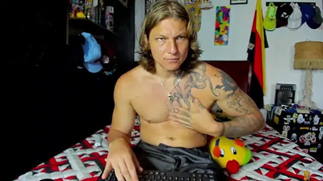Snapshot of Tom_Krakow chatting on March 2026 06:02:02 PM Tom Krakow online show from March 2026 06:02:02 PM