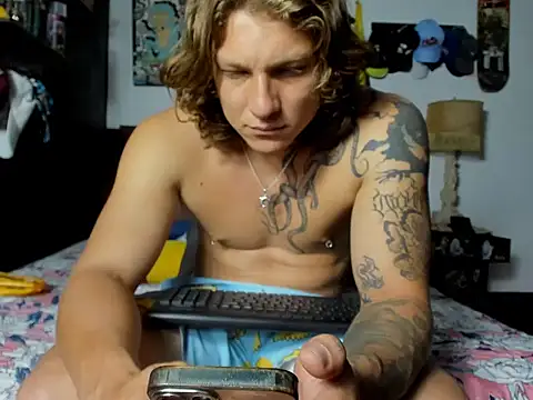 Snapshot of Tom_Krakow chatting on April 2026 08:23:01 PM Tom Krakow online show from April 2026 08:23:01 PM